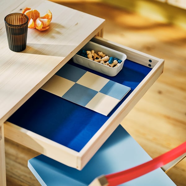IKEA PS 2026 طاولة بدرج, صنوبر طلاء شفاف, 70x70 سم
