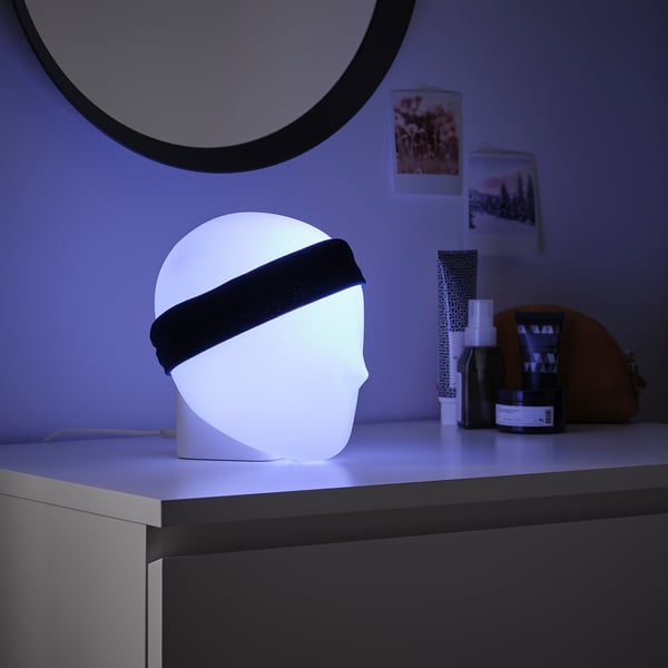 ISKÄRNA مصباح طاولة LED, عدة ألوان