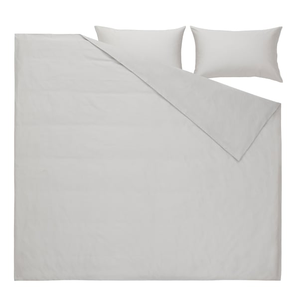 White bedding set with duvet and pillowcases, sateen-woven cotton, 400 thread count for comfort and elegance.