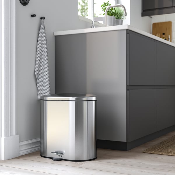Stainless steel STABBEN bin with soft close, kitchen corner, easy use.