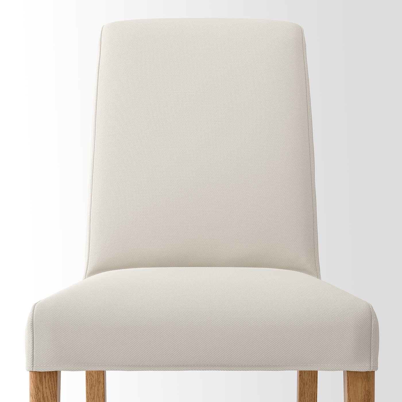 Minimalistischer Stuhl mit glattem beigem Stoff, hoher Rückenlehne, Holzbeinen. Ideal für modernes Essen.