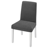 Ein BERGMUND Stuhl mit einem grauen Bezug aus recyceltem Polyester auf einem weißen Gestell und einem schlanken und modernen Design.