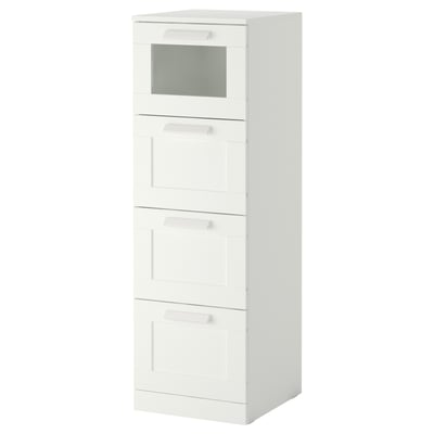 Weißer BRIMNES Hochschrank mit vier Schubladen und Milchglasplatte.