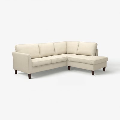 L-förmiges beiges Ekholm-Sofa, bezogen mit strukturiertem Polyester, aufgerollte Armlehnen, dunkle Holzbeine, vier Kissen.