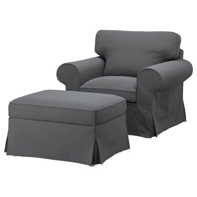 Grauer EKTORP Sessel & Fußhocker. Klassisches, komfortables Design mit gerollten Armen; Quadratfußhocker.