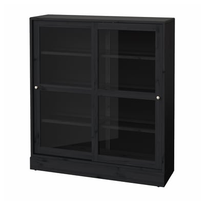 Eine schwarze HAVSTA-Vitrine aus Kiefer mit Glastüren und -böden in einem schlanken, rechteckigen Design.