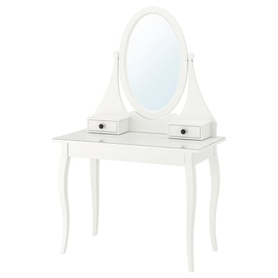 Weißer Waschtisch HEMNES: Glasplatte, 2 Schubladen, ovaler Spiegel, geschwungene Beine.