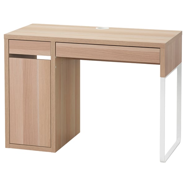 MICKE Schreibtisch: helles Holz, minimalistisches Design, eine Schublade, Schrank, Kabelmanagement, klare Linien.