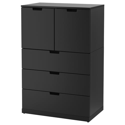 Moderne schwarze NORDLI-Kommode mit sechs Schubladen. Schlankes, rechteckiges Design aus Spanplatten und Acrylfarbe, ideal für moderne Räume.