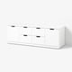 Weiße NORDLI-Truhe: sechs Schubladen, schlank, modernes Design für einen sauberen Look.