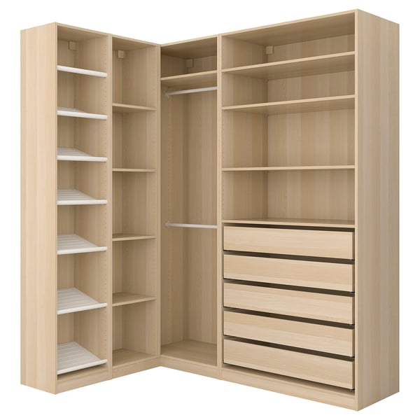 Ein heller Eckschrank aus Holz mit Regalen und Schubladen.
