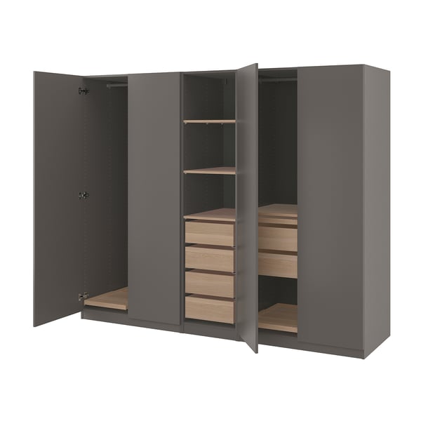 Moderner grauer PAX-Kleiderschrank, weit öffnend, Regale und Schubladen innen.