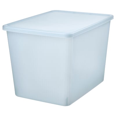 Eine hellblaue RYKTA Aufbewahrungsbox aus recyceltem Polypropylen, rechteckig in der Form mit Deckel.