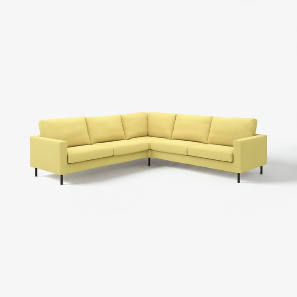 Gelbes, modernes L-förmiges Sofa mit eleganten schwarzen Beinen und stützenden Kissen.