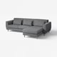 Modernes graues L-förmiges Sofa mit ausziehbaren Rückenpolster und Holzbeinen.