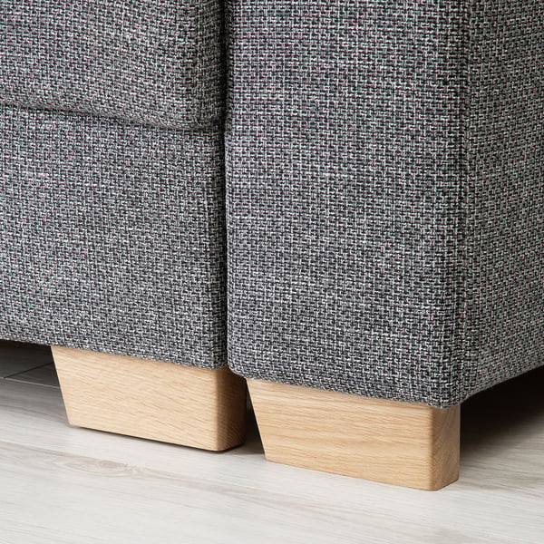 Modernes, minimalistisches SÖRVALLEN Sofa in Hellgrau mit Holzbeinen und geräumigem Design.