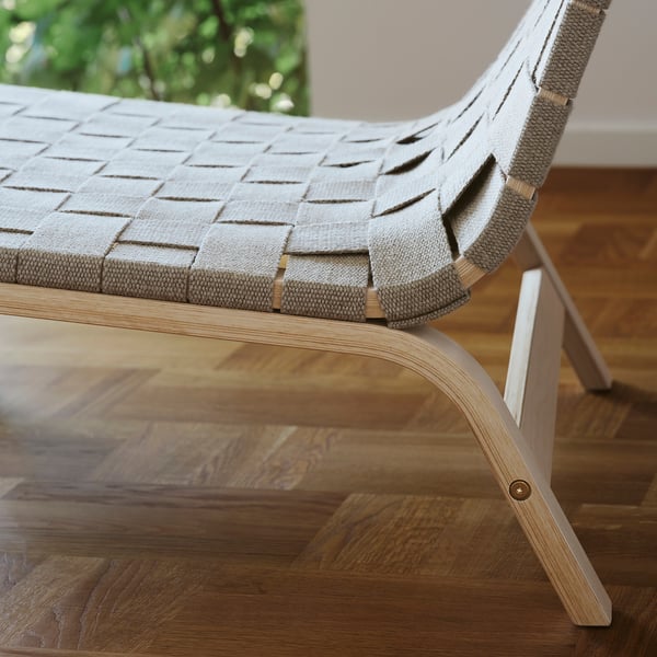 Einzigartiger Stuhl aus geflochtenem Leinen, der feine Handwerkskunst und robustes Design zeigt, perfekt für Komfort und Stil.