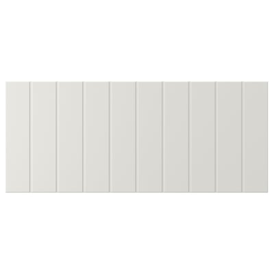 Weißer SUTTERVIKEN-Schrank mit einfachem, rechteckigem Design und klaren Linien.