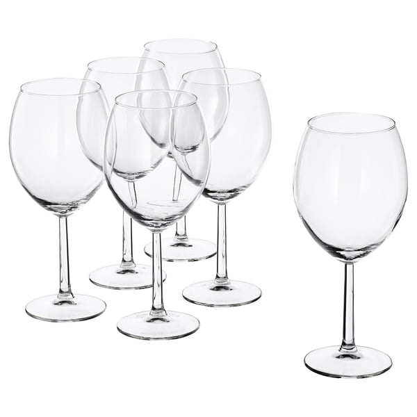 Sechs klare SVALKA-Gläser, modern gestaltet mit breiten Schalen, auf ebenen Flächen stehend, aus Glas.