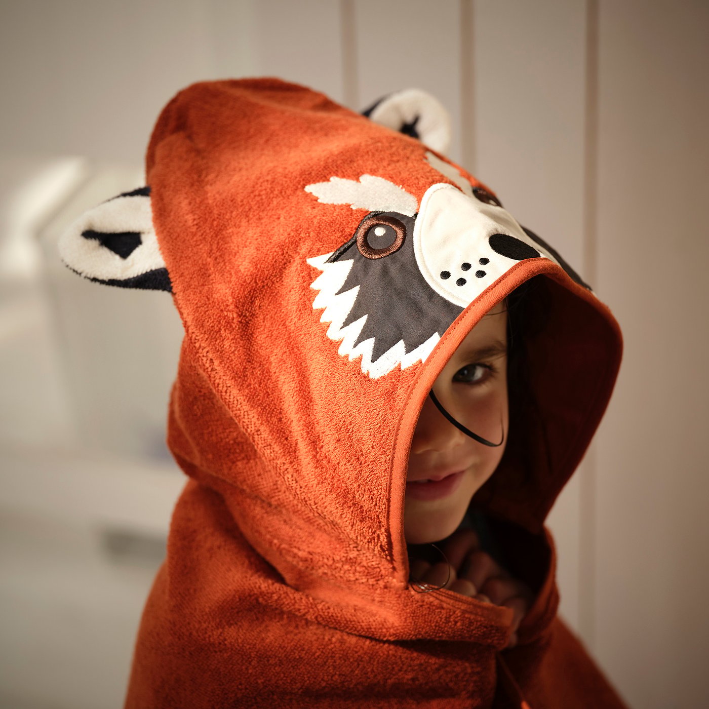 ALPTALL Towel with hood, red panda, 70x140 cm