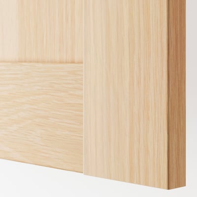 Close-up of light wood grain texture, showing smooth and natural finish, highlighting quality craftsmanship.