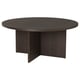 Une table à manger BERGSHYTTAN. Elle est ronde, noire, faite de placage de bois, et a un design simple et moderne avec des pieds réglables.