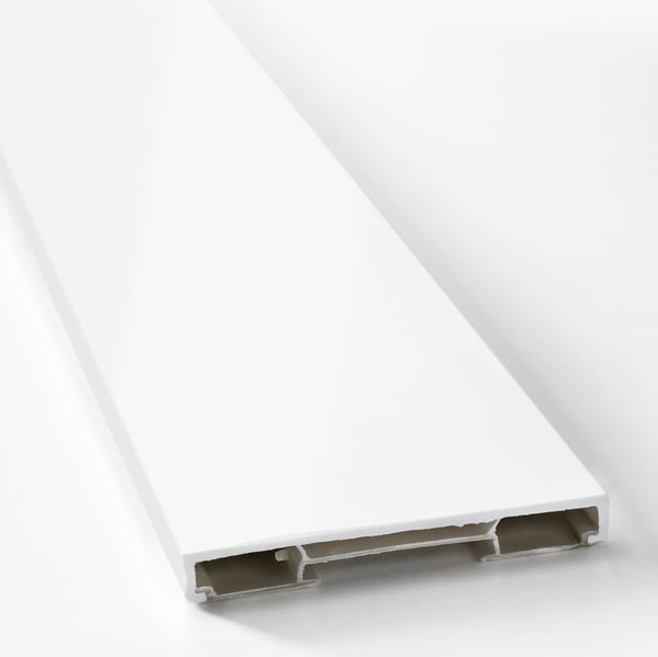 Socle blanc lustré pour armoires de cuisine. De haute qualité, élégant et facile à nettoyer.