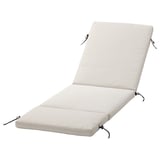 Coussin de bain de soleil d’extérieur beige avec fermeture éclair et attaches, forme rectangulaire, tissu léger et hydrofuge.