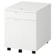 Un classeur mobile ikea GALANT blanc avec deux tiroirs et une serrure à combinaison. Il a un design élégant et moderne et repose sur quatre roulettes noires.