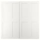 Portes de placard coulissantes GRIMO blanches, avec des lignes épurées modernes et un design de panneau classique.