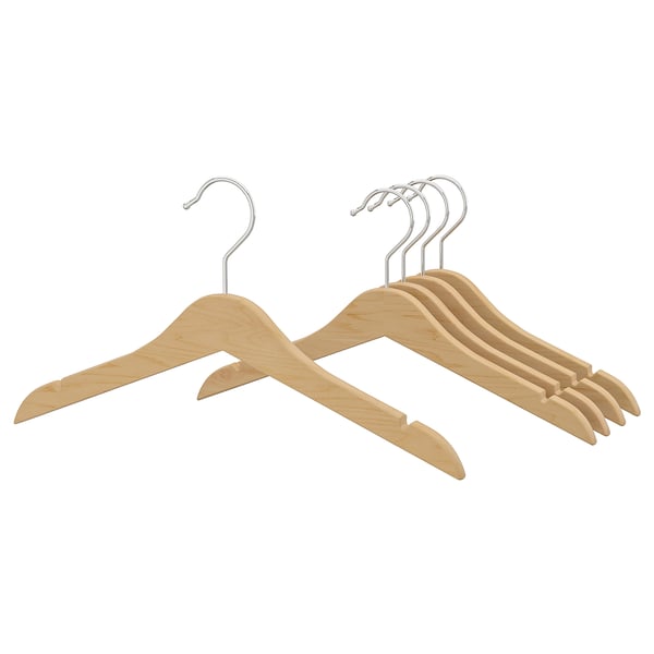 Cintres en bois, couleur naturelle, cinq cintres légers, crochets en métal.