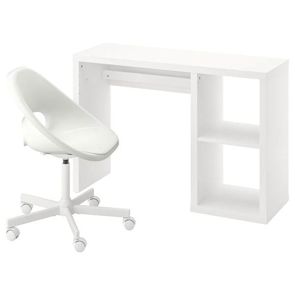 Un ensemble de bureau et de chaises KALLAX blanc. Le bureau a un design ouvert avec des espaces de rangement. La chaise est pivotante avec une assise et une base blanches.