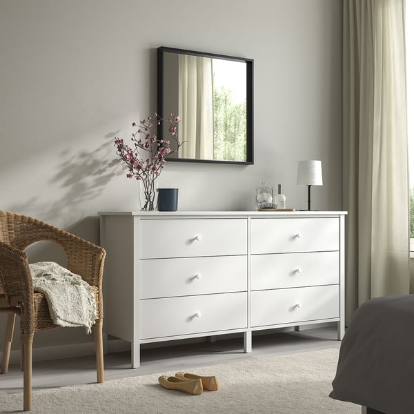 Coffre blanc KILBERGET, spacieux et coffre-fort, six tiroirs, grand, en bois, moderne.