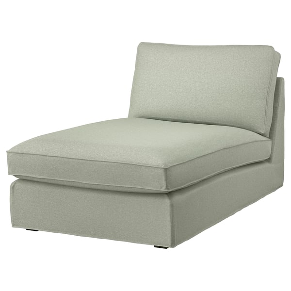 Chaise soufflée gris clair KIVIK, incurvée, revêtement en tissu.