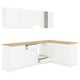 Ensemble de cuisine moderne en forme de L blanc avec comptoir en chêne, grand espace de rangement et design épuré.