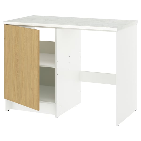 Unité de cuisine blanche KNOXHULT avec porte en chêne, dessus en marbre et étagères ouvertes.