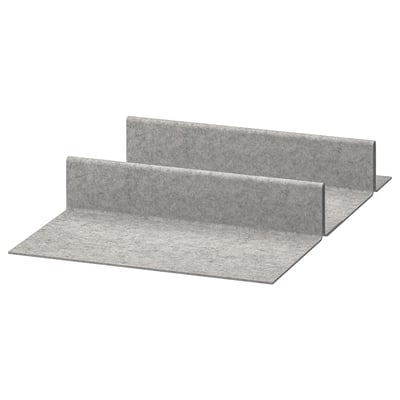 Deux étagères à chaussures en feutre gris, rectangulaires, aux bords inclinés.