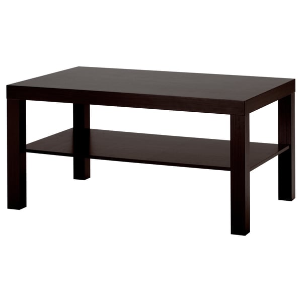 Une table basse LACK marron avec une étagère, en panneaux de fibres et de particules, de forme rectangulaire au design simple.