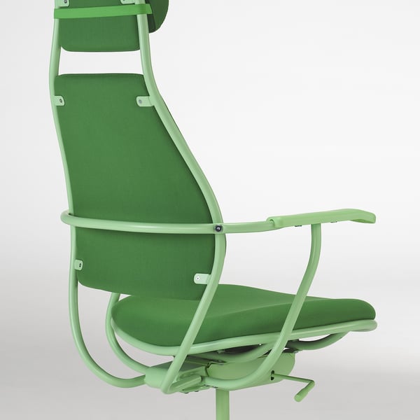 Chaise de jeu verte, dotée d’un cadre robuste, d’un appui-tête réglable et d’un dossier en maille de soutien.