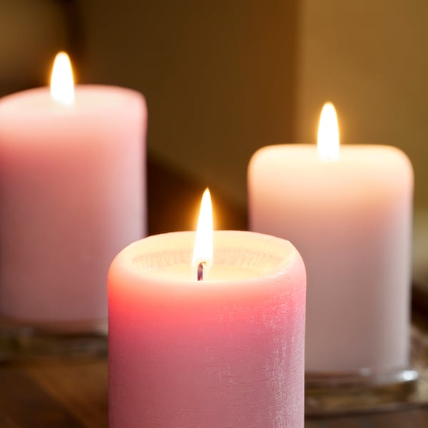 LOTSFÅGEL Bougie bloc parfumée, fleurs roses rose, 30 hr