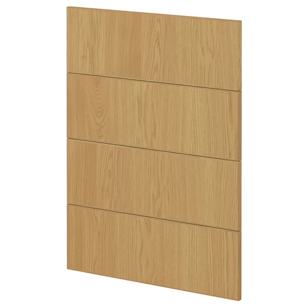 Panneau d’armoire en bois de chêne METOD avec un design rainuré.