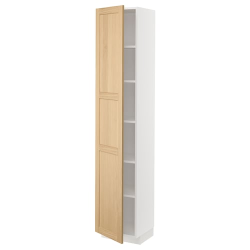 Armoire de cuisine blanche avec porte en bois clair, design vertical.