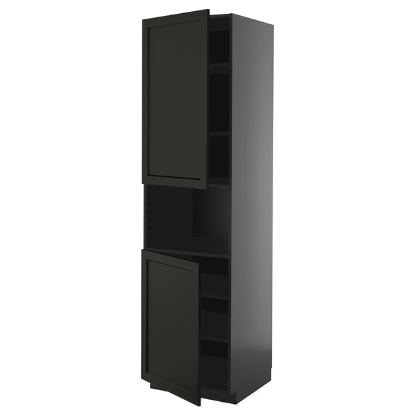 Une armoire de cuisine haute noire avec des bords biseautés du système METOD, dotée de deux étagères réglables.
