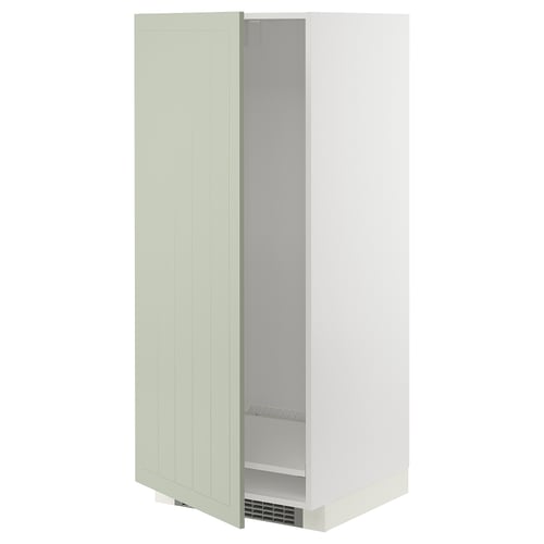 Une armoire de cuisine haute METOD avec une porte verte à gauche et un intérieur blanc ouvert à droite. Il s’agit d’une seule étagère et d’une base ventilée blanche.