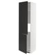 Armoire moderne, haute, blanche avec portes noires, design élégant, étagères réglables.