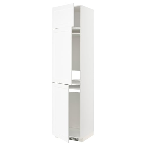 Armoire de cuisine METOD blanche avec luminaires et étagères intérieures argentés.