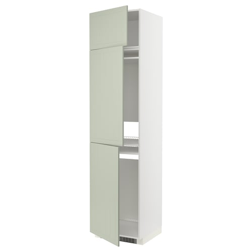 Armoire de cuisine haute, verte, blanche et grise, avec porte ouverte, étagère réglable.