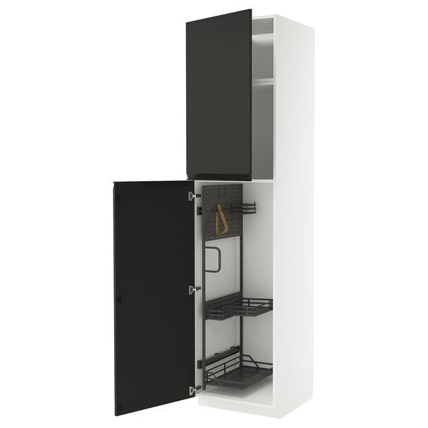 Armoire METOD blanche moderne avec portes noires mates, ouverte montrant l’organisateur.