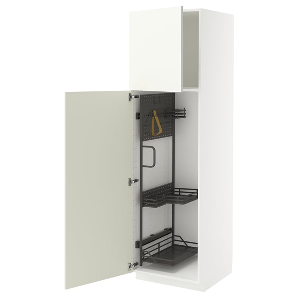 Armoire de cuisine METOD blanche avec organisateurs coulissants et panneaux perforés.