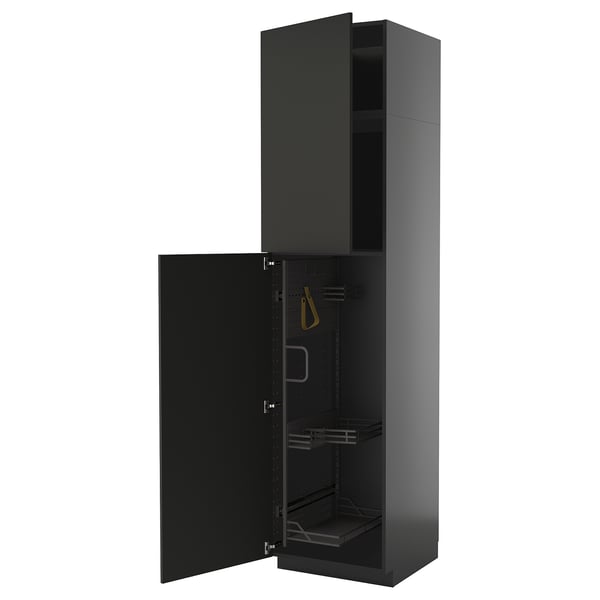 Armoire METOD noire avec porte ouverte, étagères en métal, design moderne.
